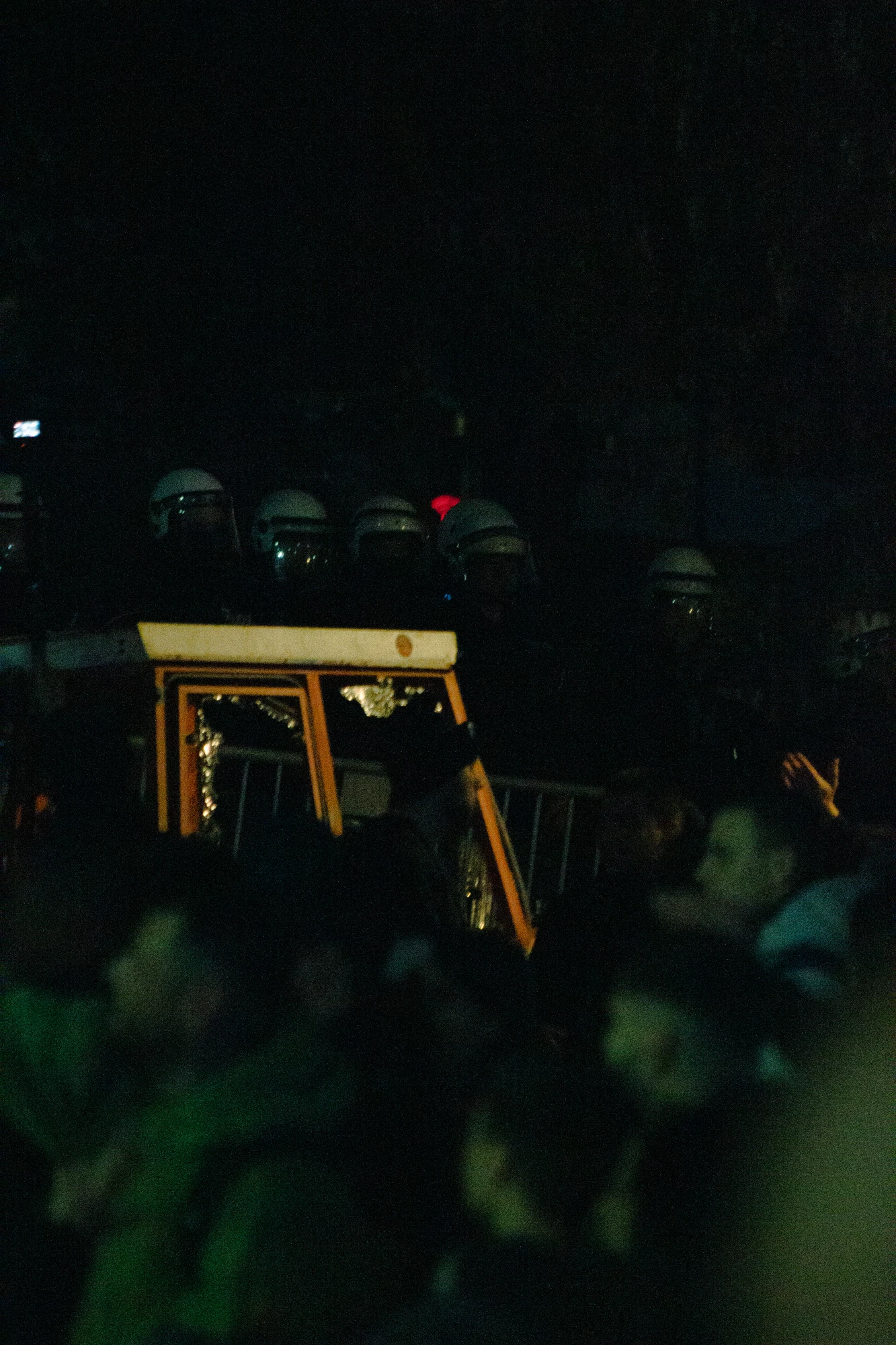 Riots in Belgrade, police protecting 